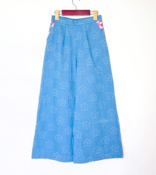 デニムパンツ：Denim