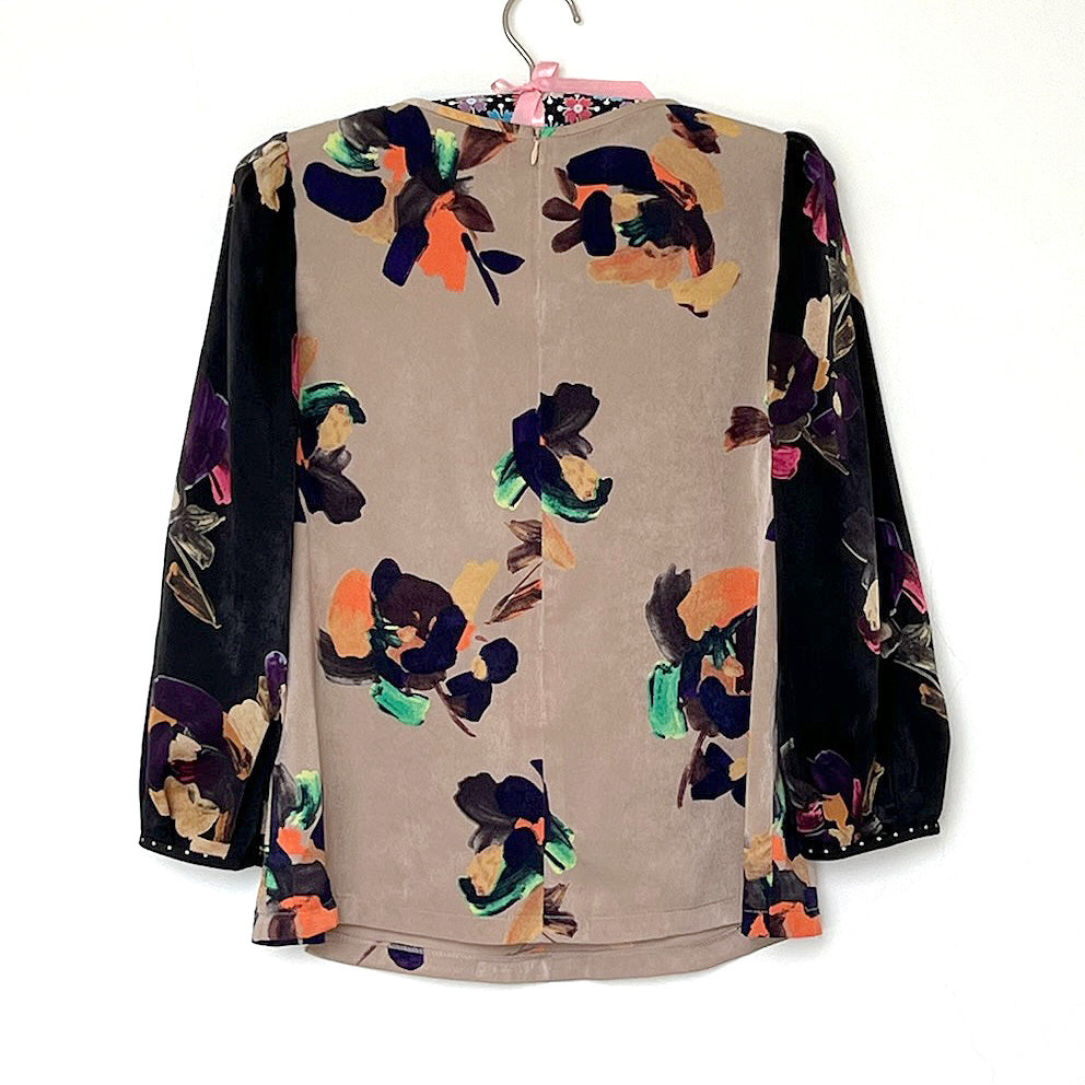 【B-25LS】ベージュ×黒花ブラウス