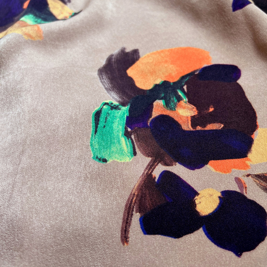 【B-25LS】ベージュ×黒花ブラウス