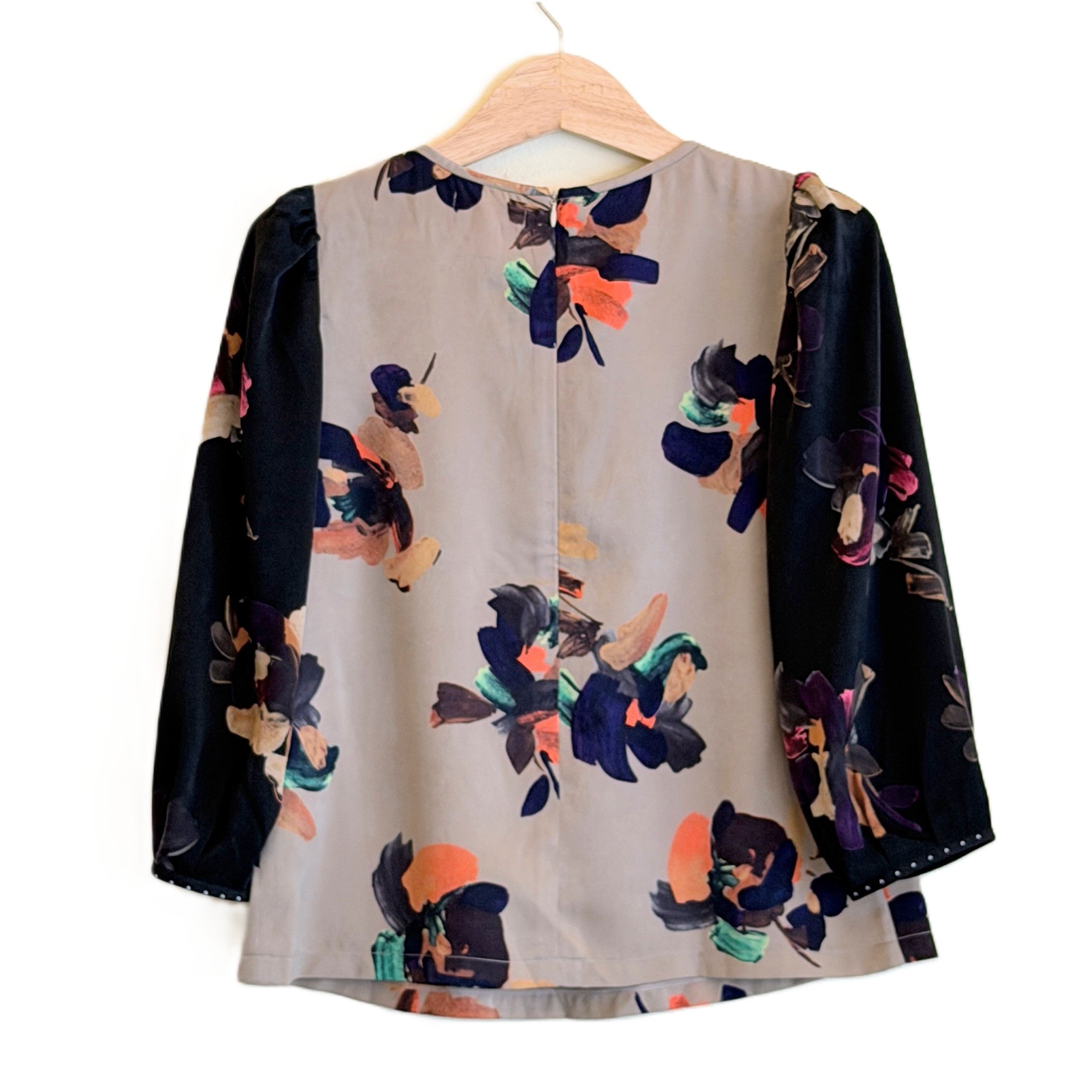 【B-25LS】ベージュ×黒花ブラウス